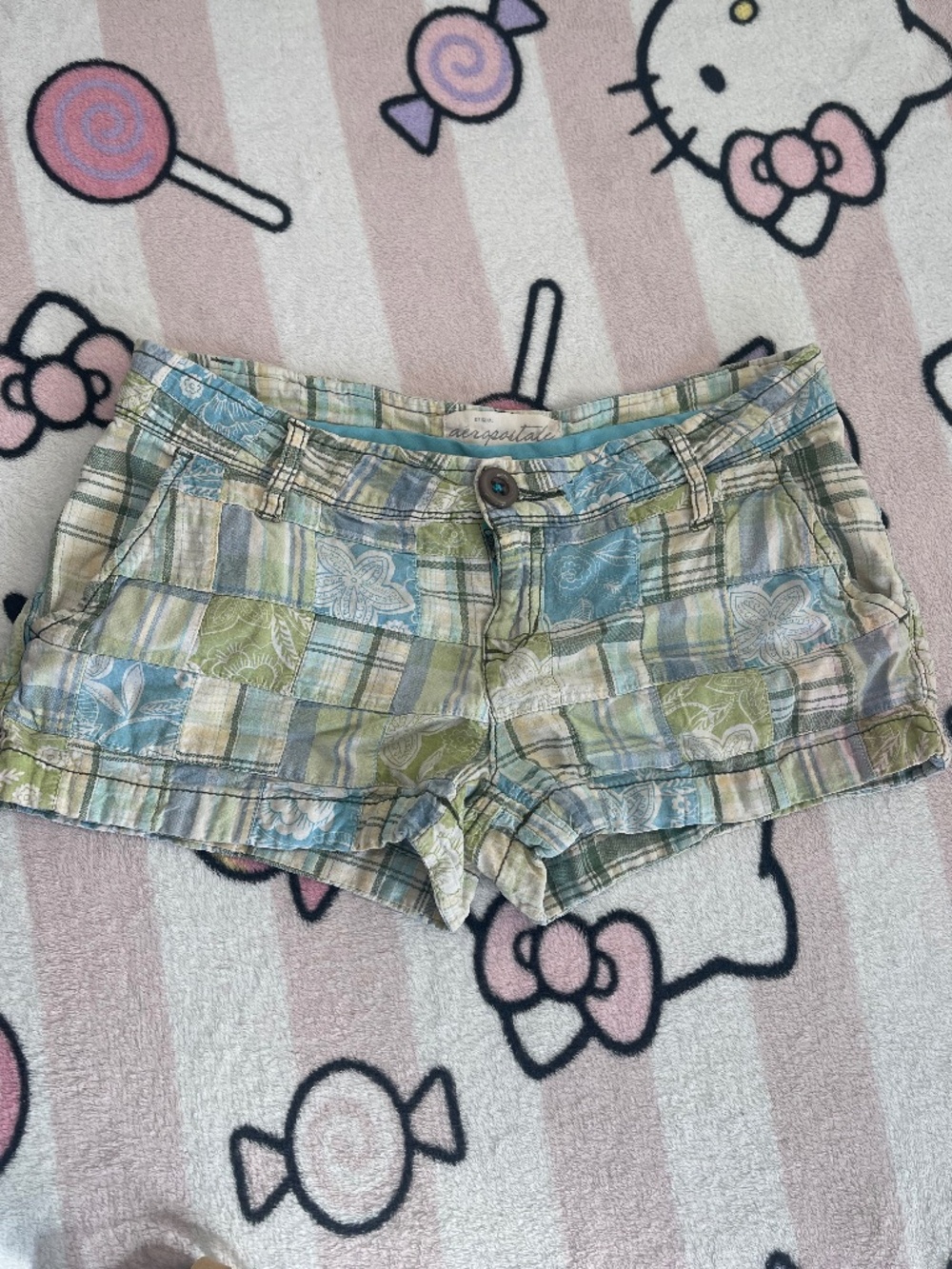 Aero plaid shorts